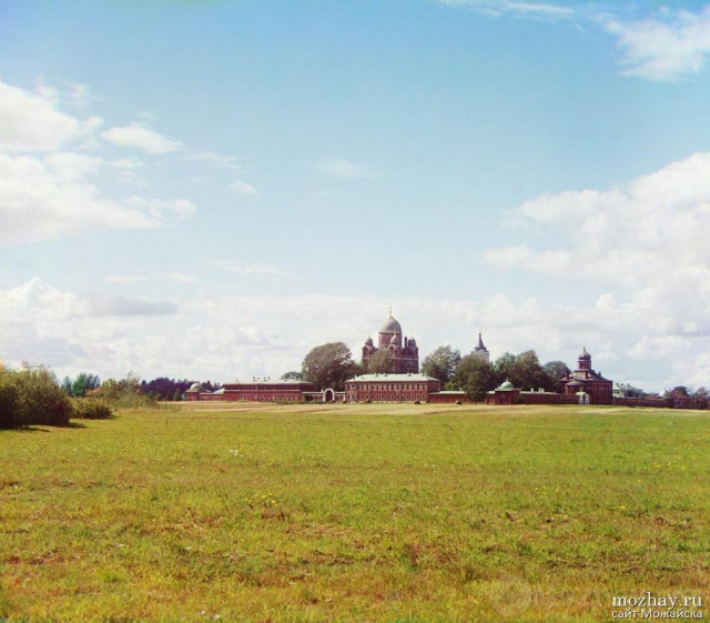 Общий вид Спасо-Бородинского монастыря с севера. Бородино. 1911.  Фото Прокудина-Горского.
