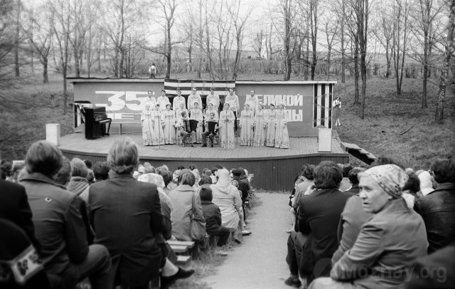 Концерт На Никольской горе. 9 мая 1980 г.  Фото  Н.Никитина