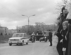 Можайск. Московская улица. Везут "Вечный огонь". 1985 год.