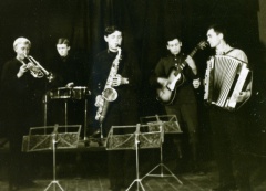 Инструментальный ансамбль КЖИ-198. 1969г. Фото из архива В.Уколова