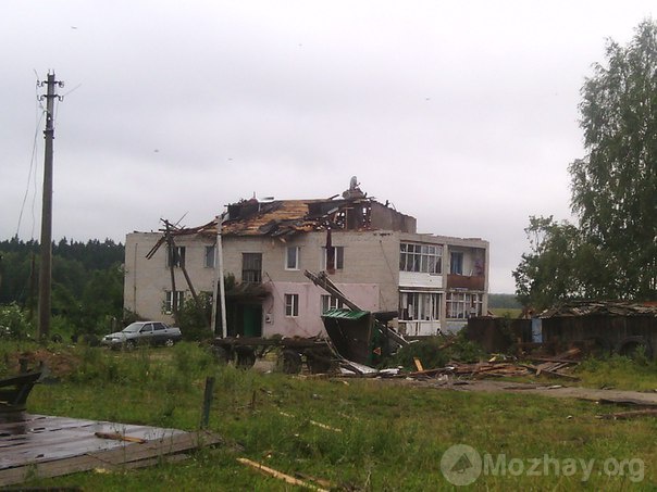 Торнадо в подмосковье. Смерч в Можайске. Ураган в Можайском районе.